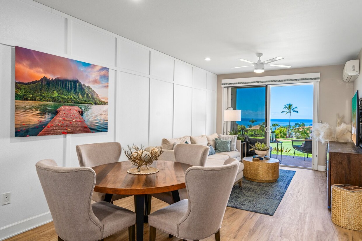 Primary Photo - Beautifully Remodeled Fully Furnished 2 Be...
