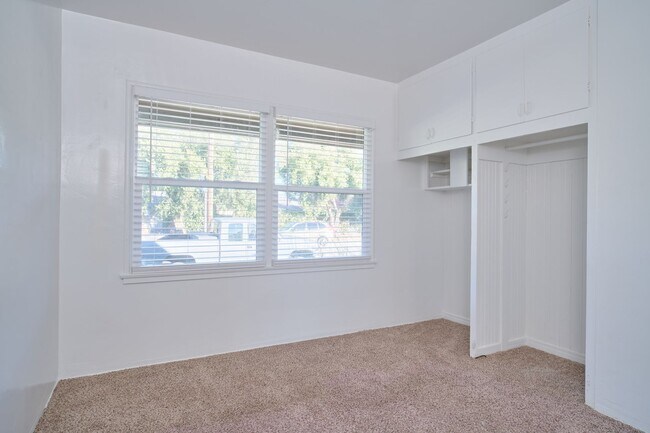 Foto del edificio - 116 E Orchard St