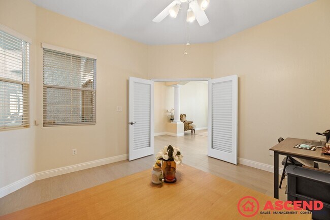 Foto del edificio - Gorgeous Home In Olive Dr Area!