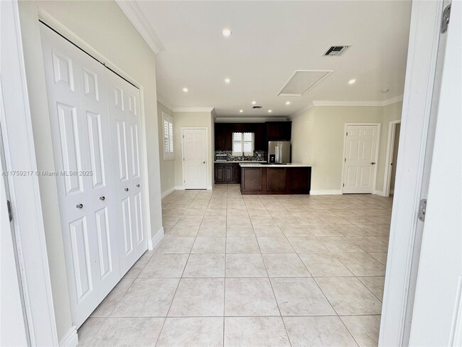 Foto del edificio - 14450 SW 24th St