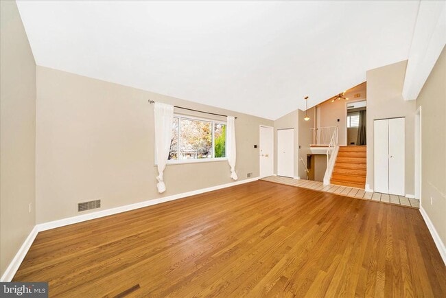 Building Photo - 3906 Montrose Dr