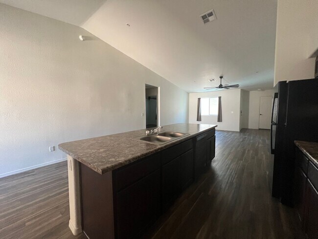 Foto del edificio - DESERT SKY TOWNHOME