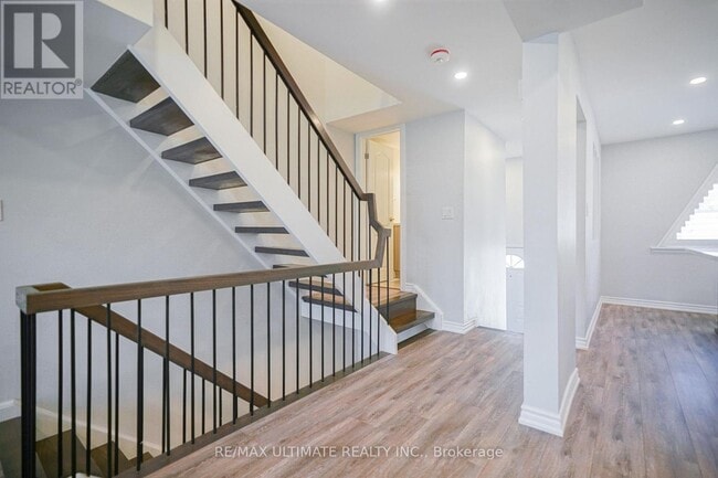 Building Photo - 81 Flaming Roseway