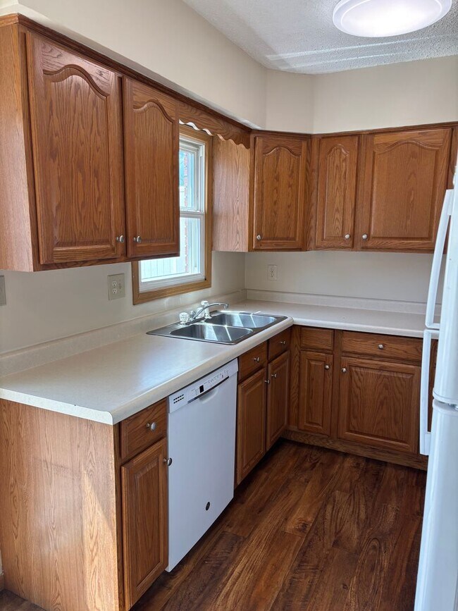 Foto del edificio - 2 Bedroom, 1 Bath Townhouse in LeClaire, IA