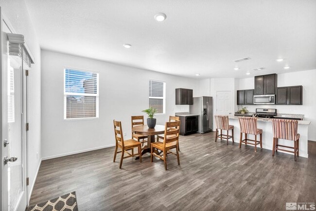 Building Photo - 9727 Pelican Pointe Dr