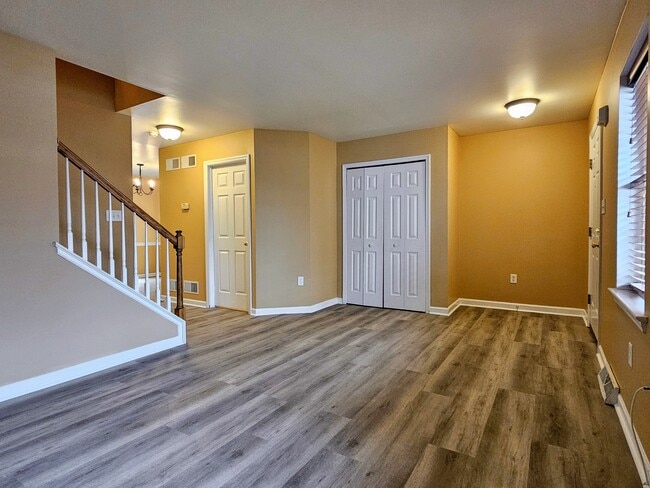 Building Photo - 562 Wood Duck Dr