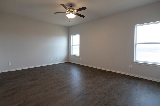 Foto del edificio - 144 Willowbend Loop