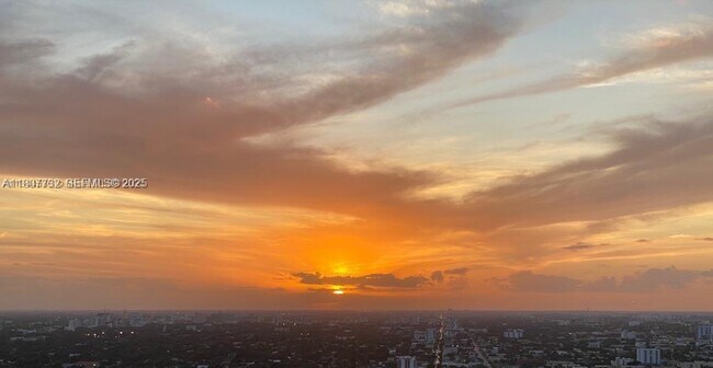 Foto del edificio - 88 SW 7th St