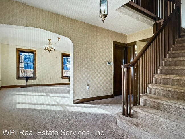 Foto del edificio - 4 br, 2.5 bath House - 7235 W Green Lake D...