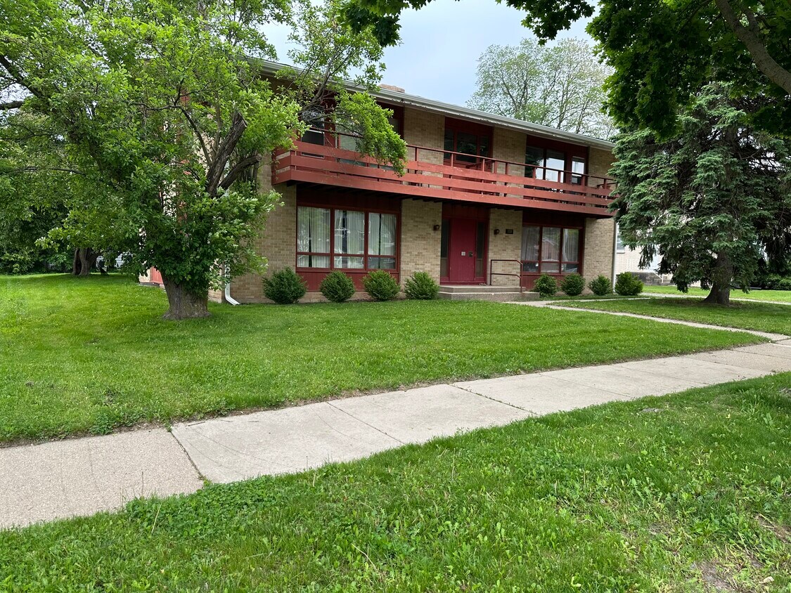 Primary Photo - 225 N Midvale Blvd