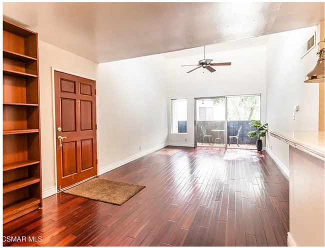 Foto del edificio - 18645 Hatteras St