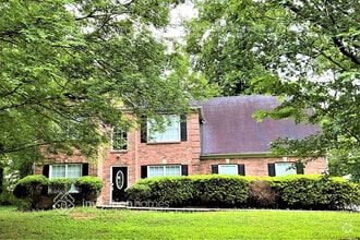 Building Photo - 210 Promenade Way SW