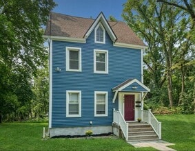 Building Photo - 202 N Clinton St