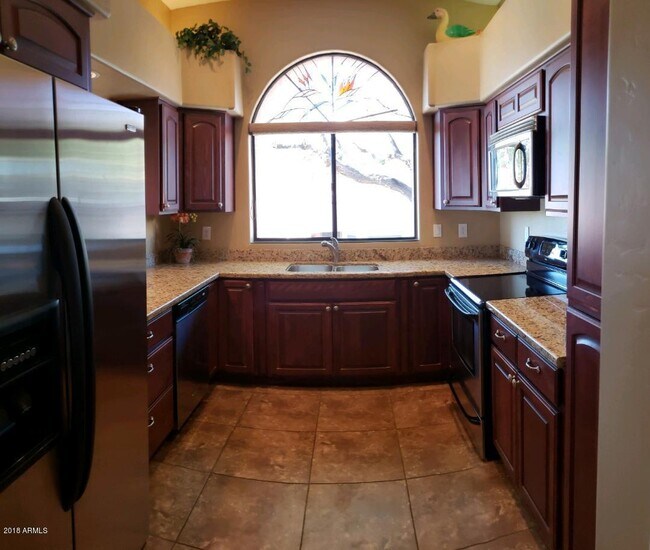 Building Photo - 13013 N Panorama Dr