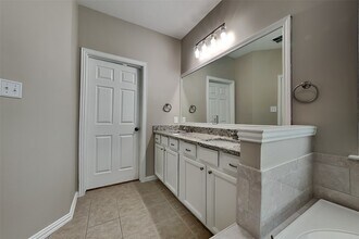 Building Photo - 31243 Quail Oak Park Ln