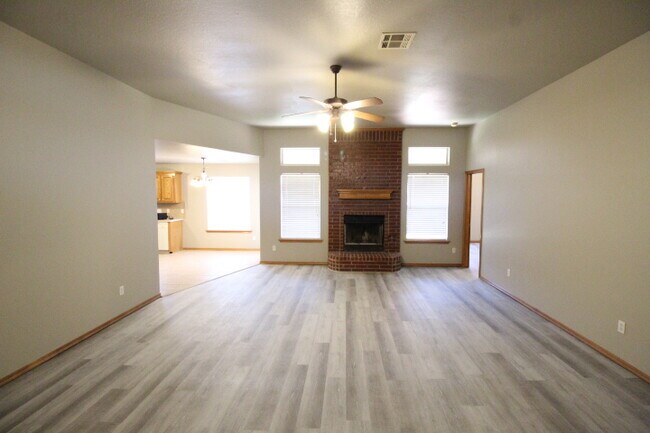 Foto del edificio - 620 Eastview Dr