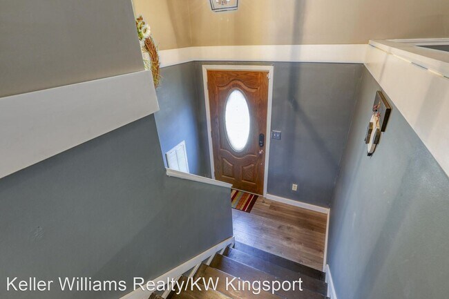 Building Photo - 3 br, 1.5 bath House - 124 Regency Drive