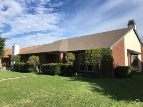 Building Photo - 4444 Hale St