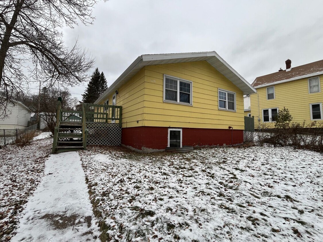 4 Bedroom 2 Bath Single Family Home Availa... House Rental in Duluth, MN