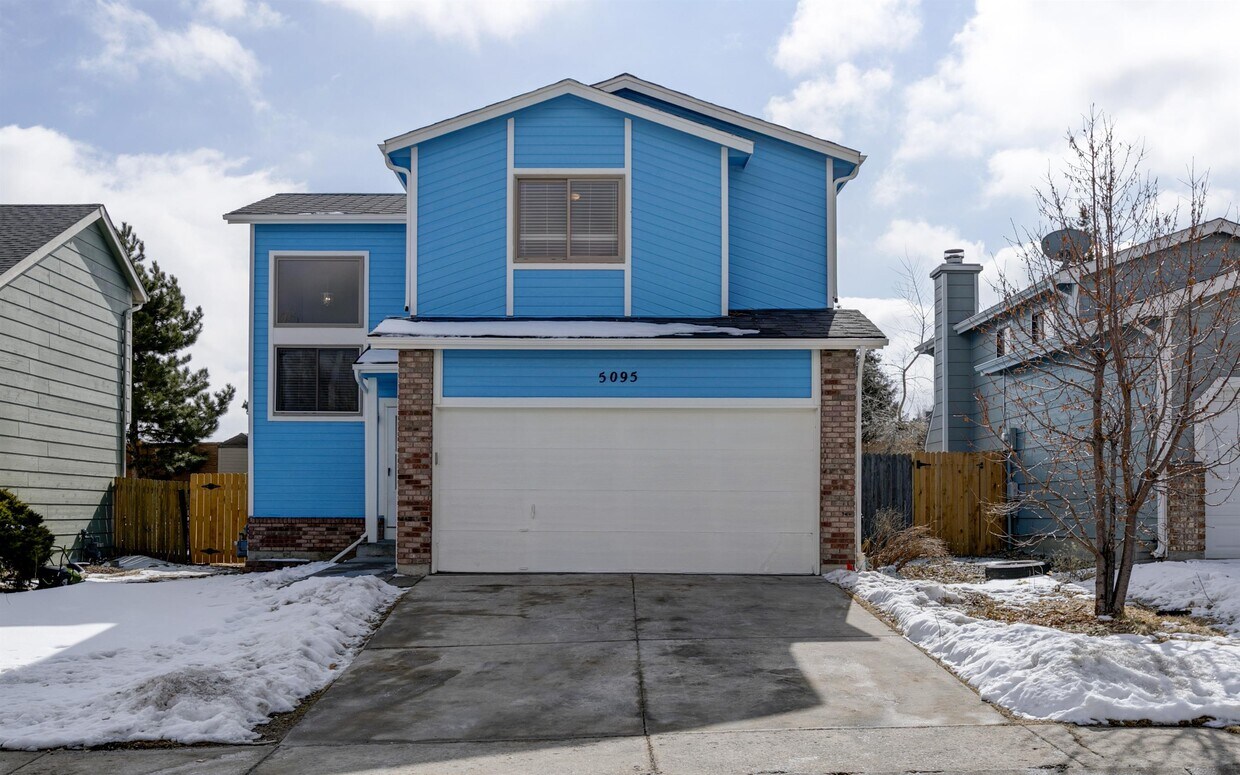 Foto principal - 5095 Stillwater Dr