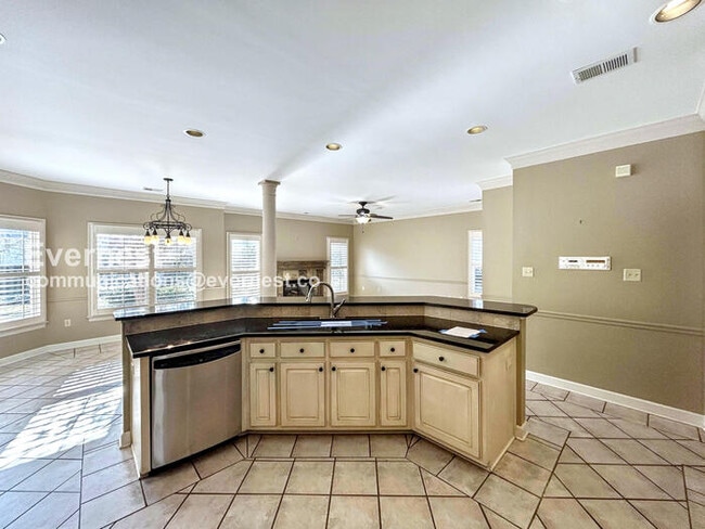 Building Photo - 10265 Buckland Bluff Cove