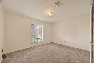 Building Photo - 12835 Woodlite Ln