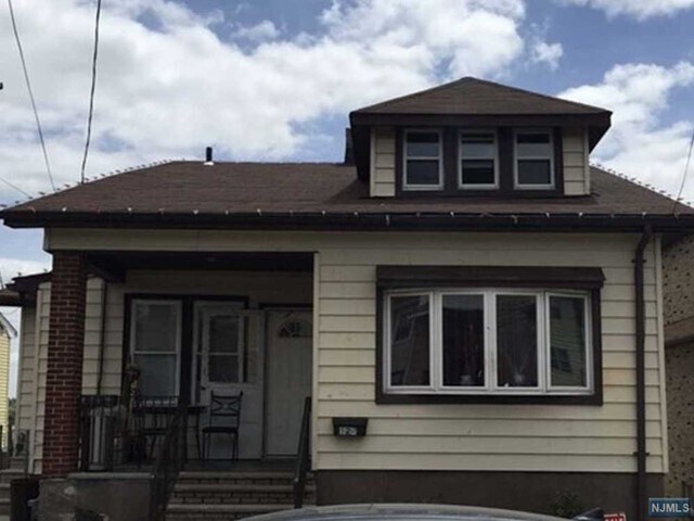 Foto del edificio - 124 Farnham Ave