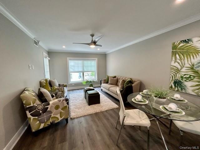 Foto del edificio - 100 Glen St