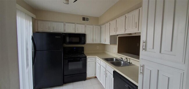 Building Photo - 1719 Westview Terrace
