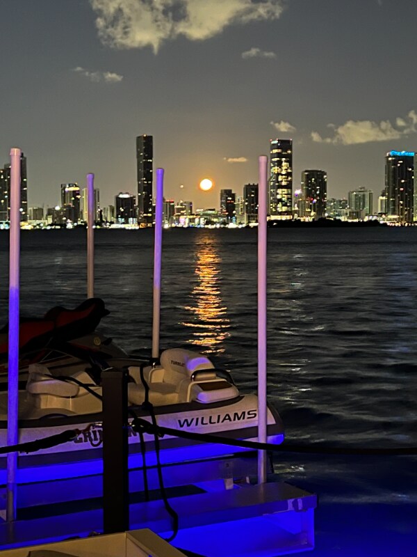 Foto del edificio - 244 W San Marino Dr