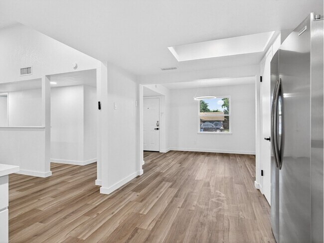 Foto del edificio - 709 Brookview Dr