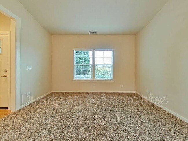 Foto del edificio - 3493 NW Coronado St