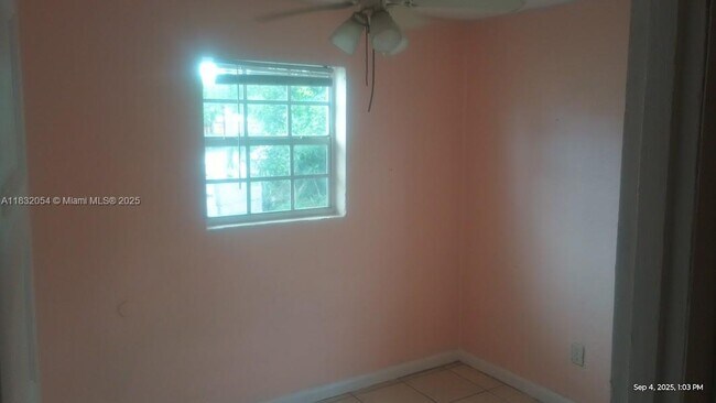 Foto del edificio - 2300 NW 15th Ct
