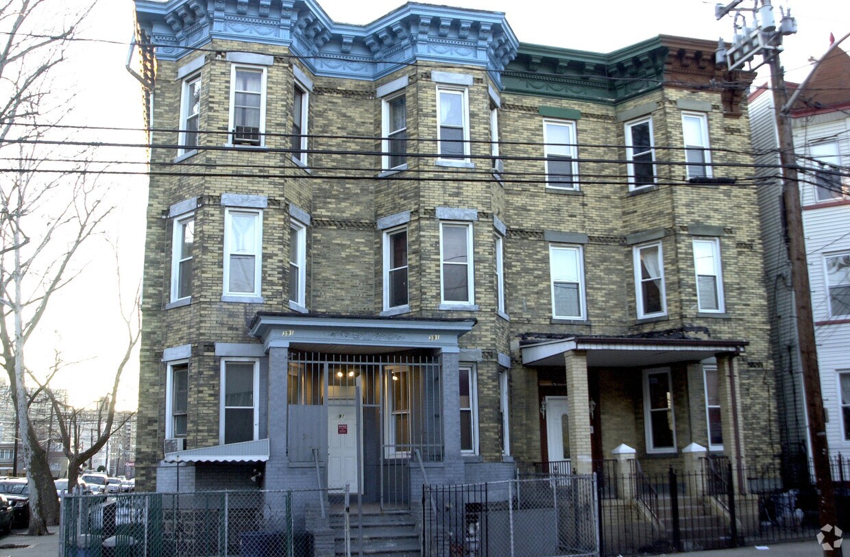Foto del edificio - 391 Baldwin Ave