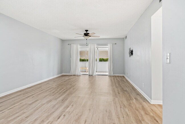 Foto del edificio - 12001 Poinciana Blvd