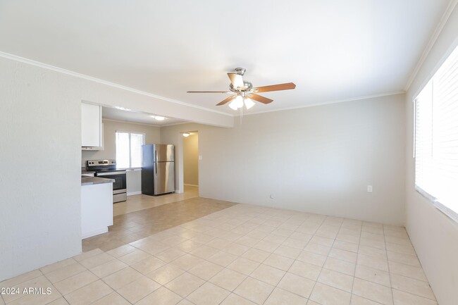 Foto del edificio - 608 W Mission Ln
