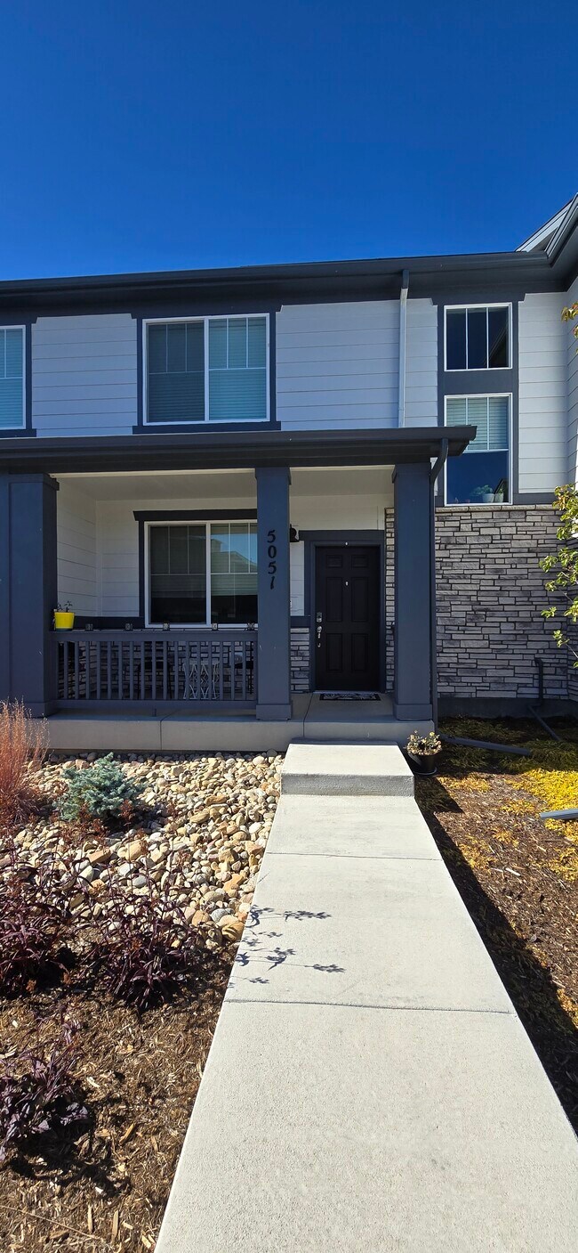 Entrada - 5051 S Robb Ct