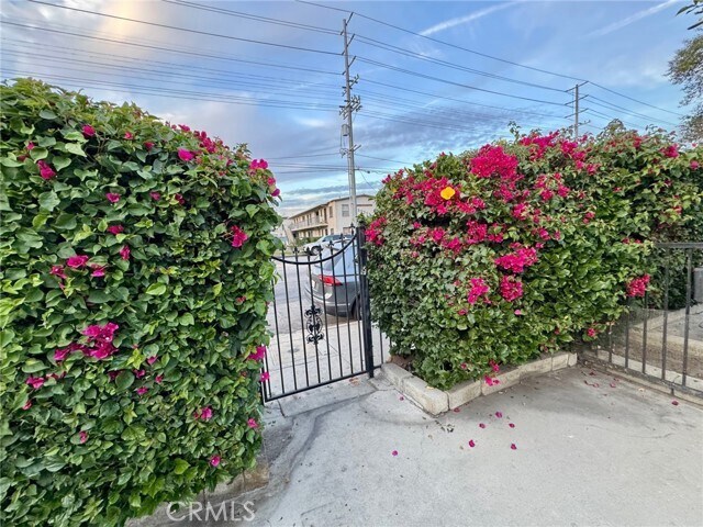 Foto del edificio - 12714 Vanowen St