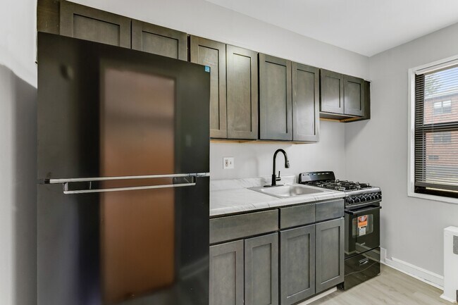 Foto del edificio - 129 Forest Ave