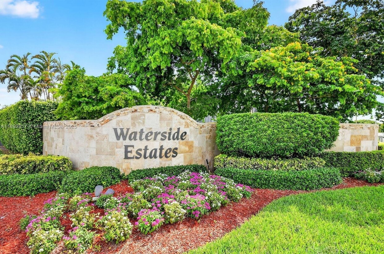 Primary Photo - 2368 Waterside Dr