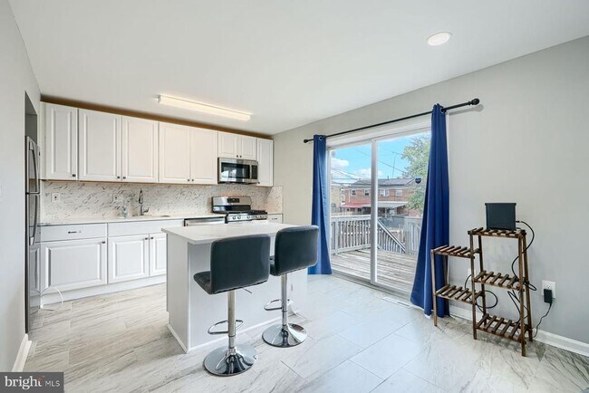 Foto del edificio - 631 Charraway Rd