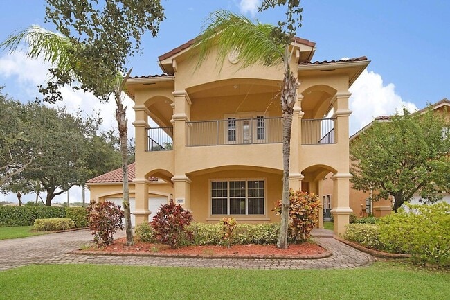 Foto del edificio - 748 Cresta Cir