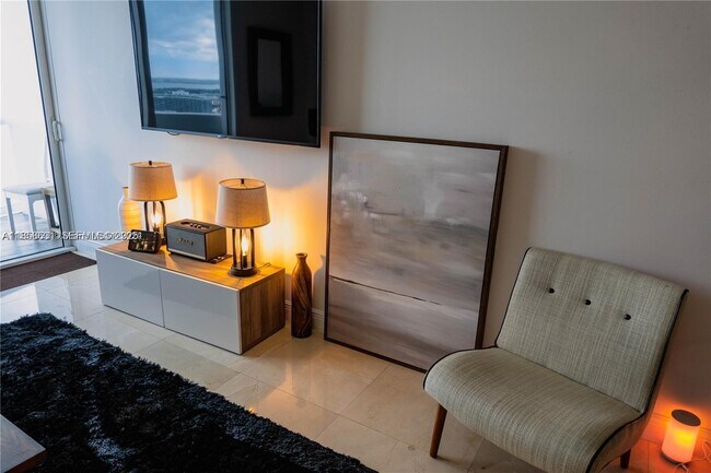 Foto del edificio - 6365 Collins Ave