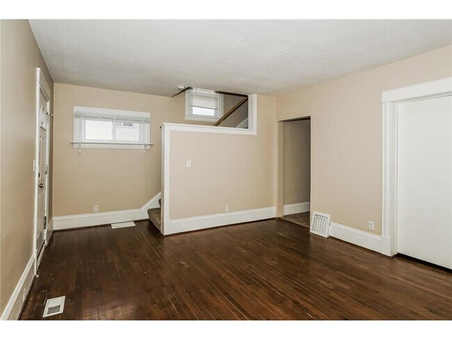 Foto del edificio - 4042 Clinton Ave