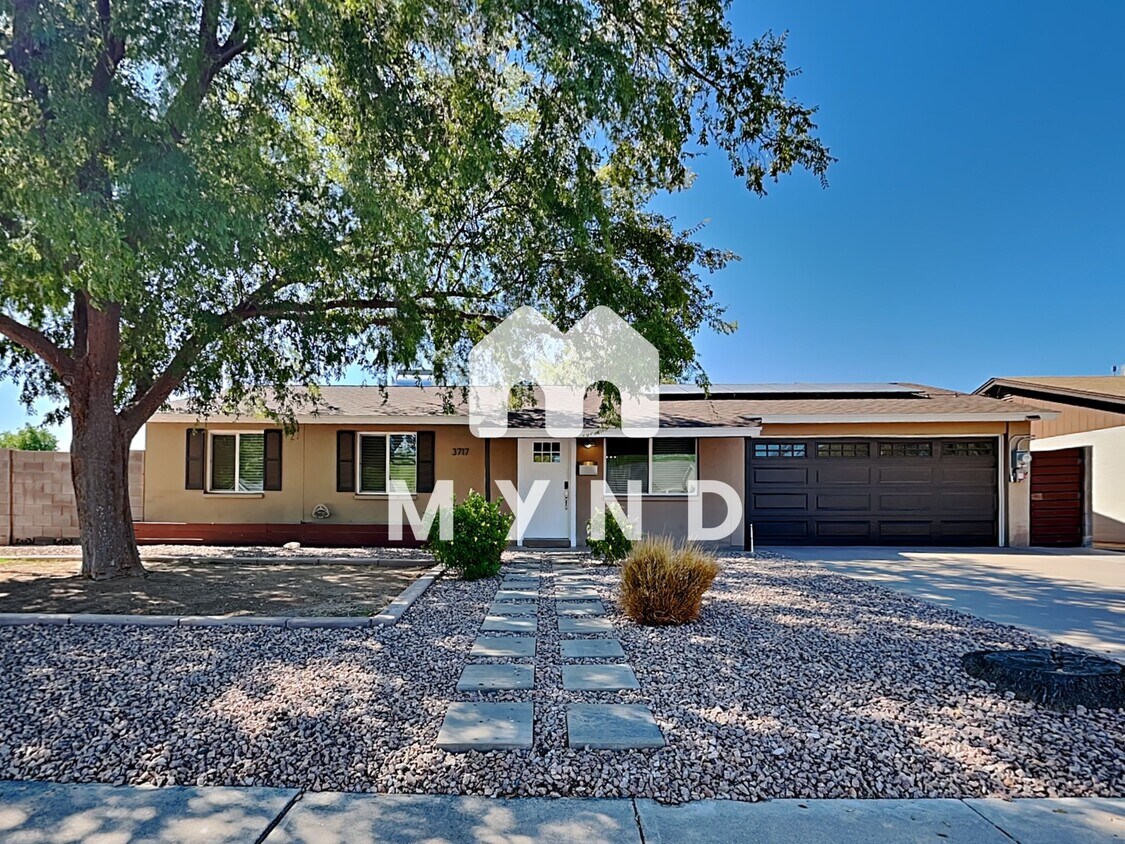 Primary Photo - 3717 E Ludlow Dr