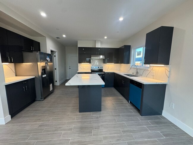 Foto del edificio - 22394 Salwan Pl