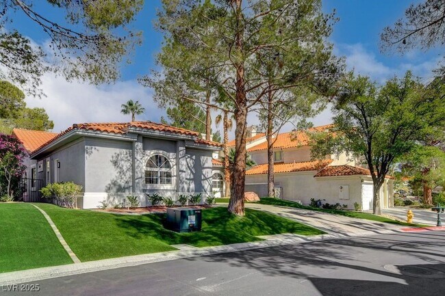 Foto del edificio - 2132 Lookout Point Cir