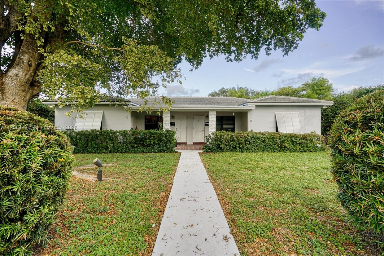 11011 NE 9th Ct Unit 11011, Biscayne Park, FL 33161 Room for Rent in