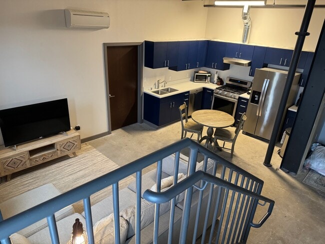 Kitchen - 2019 Montana Ave