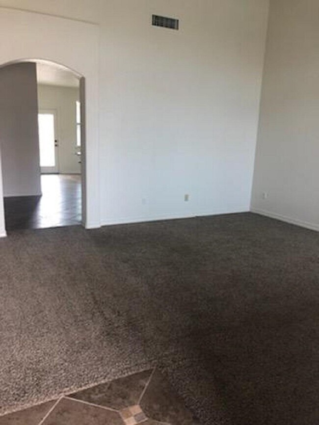 Building Photo - 14440 Lacota Point Dr